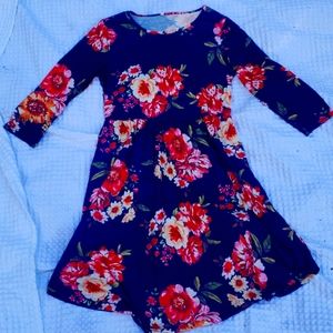 NWOT Floral knee-length mid-sleeve dress